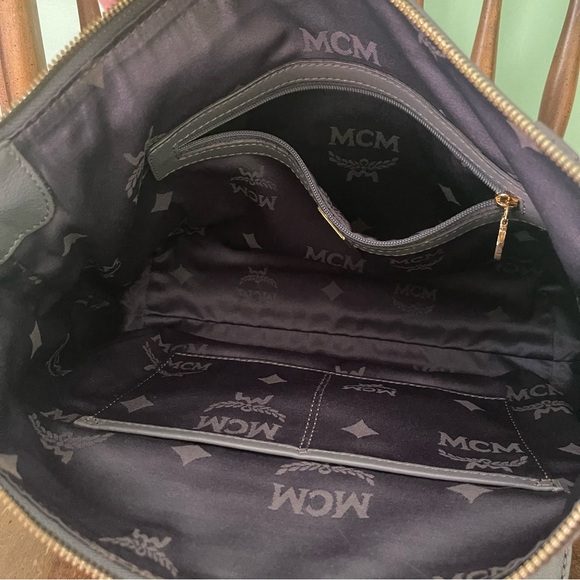 MCM Munchen K 1335 Gray Shoulder Bag Solid Leather Zip Flap - Picture 6 of 12